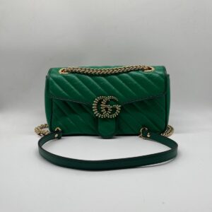 Borsa Gucci, modello Marmont con logo perlato