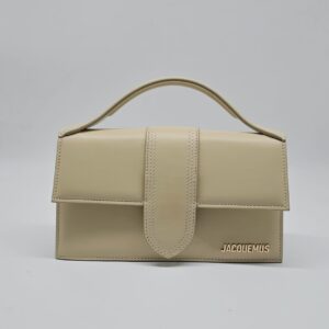 Borsa Jacquemus, modello “Le Grand Bambino”